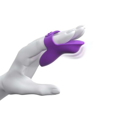 Vibratoarele pentru clitoris sunt dispozitive special concepute pentru a oferi stimulare directă și intensă a clitorisului, o zonă erogenă extrem de sensibilă, esențială pentru multe femei în obținerea plăcerii sexuale. Aceste vibratoare sunt disponibile într-o gamă largă de forme, dimensiuni și funcții, fiind ideale pentru persoanele care caută o stimulare concentrată și rapidă. Caracteristici principale: Forme și dimensiuni variate: Vibratoarele pentru clitoris pot avea o varietate de forme, de la modele mici și discrete, care se potrivesc perfect în palme, la modele mai mari, cu capete rotunde sau ușor curbate, care vizează exact zona clitorisului. Vibratii reglabile: Majoritatea acestor dispozitive vin cu multiple moduri și intensități de vibrație, ce pot fi ajustate pentru a oferi o stimulare personalizată. De la vibrații mai ușoare și ritmice, până la vibrații intense și constante, aceste vibratoare sunt ideale pentru orice preferință. Design ergonomic: De obicei, au un design ergonomic care face utilizarea ușoară și confortabilă. De exemplu, unele au manere antiderapante pentru un control mai bun, iar altele sunt concepute să se potrivească perfect în jurul clitorisului pentru o stimulare mai directă. Materiale sigure pentru corp: Sunt fabricate din silicon medical sau materiale non-toxice, ceea ce le face sigure și plăcute la atingere. Aceste materiale sunt și ușor de curățat, pentru a asigura igiena. Functii speciale: Unele modele sunt echipate cu tehnologii suplimentare, precum încălzire ușoară pentru a adăuga realism sau moduri de stimulare care imită suflarea sau sucțiunea, ceea ce poate intensifica senzațiile și duce la o experiență mult mai plăcută. Avantaje: Stimulare precisă: Vibratoarele pentru clitoris sunt ideale pentru stimularea concentrată a acestei zone erogene sensibile, contribuind la obținerea unui orgasm rapid și intens. Ușor de utilizat: Aceste dispozitive sunt de obicei simple și intuitive, fiind ușor de folosit și de controlat pentru o experiență confortabilă. Versatilitate: Multe vibratoare pentru clitoris pot fi folosite și pentru stimularea altor zone erogene, ceea ce le face perfecte pentru explorarea plăcerii personalizate. Siguranță și confort: Materialele din care sunt fabricate sunt blânde cu pielea, iar designul lor asigură o utilizare plăcută, fără disconfort. Vibratoarele pentru clitoris sunt un instrument excelent pentru acele momente în care vrei o stimulare rapidă și intensă, având capacitatea de a oferi plăcere maximă într-un timp scurt. Acestea sunt ideale atât pentru utilizare solo, cât și pentru a adăuga un plus de intensitate în jocurile intime în cuplu.